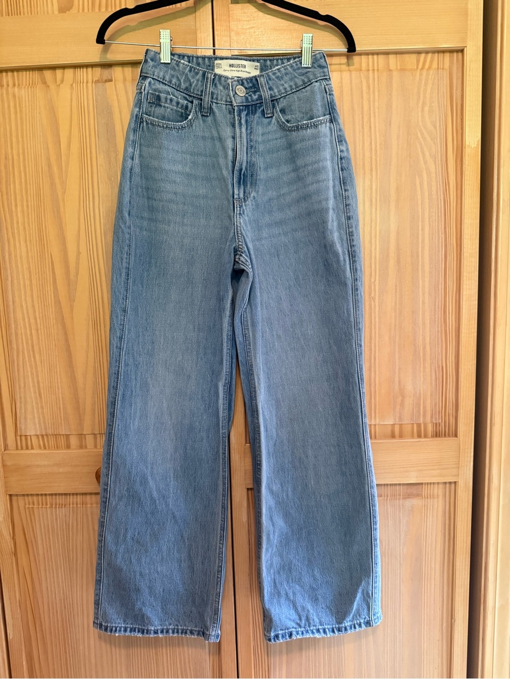 Hollister Women's High-Rise Baggy Jeans — Light Blue Wash